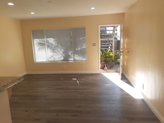 Foto del edificio - 712 E Hardy St