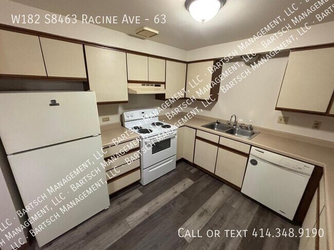 Foto del edificio - W182-S8463 Racine Ave