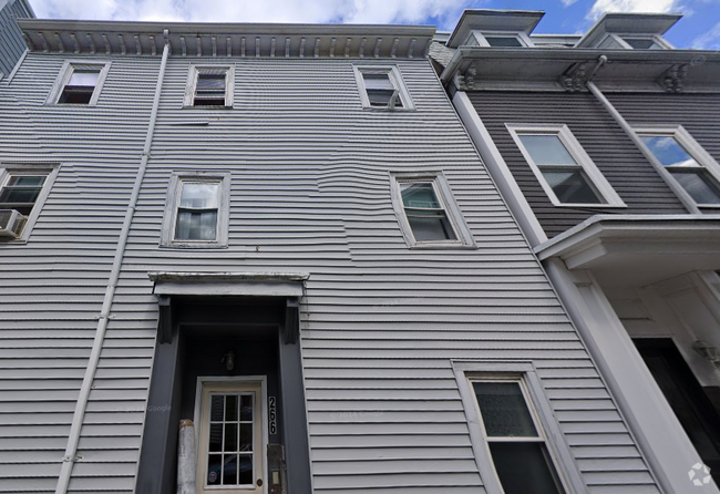 Building Photo - 266 Gold St