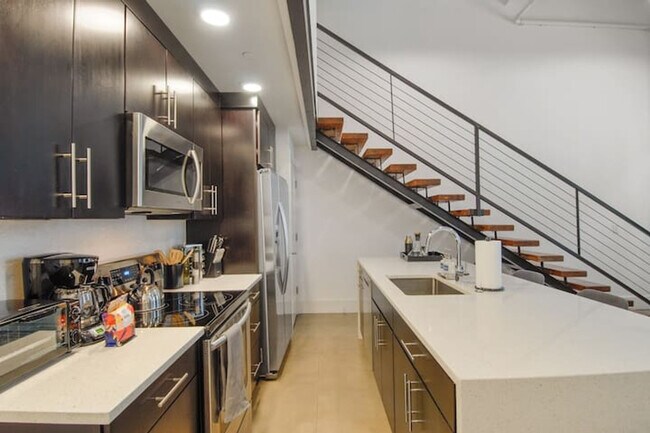 Foto del edificio - 822 Howard Ave