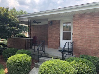 Building Photo - 10 W Bonomo Dr