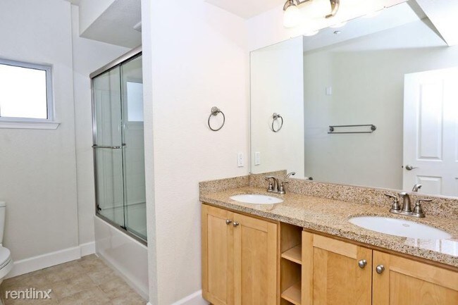 Foto del edificio - 1 br, 1 bath Condo - 1182 Walker Ave