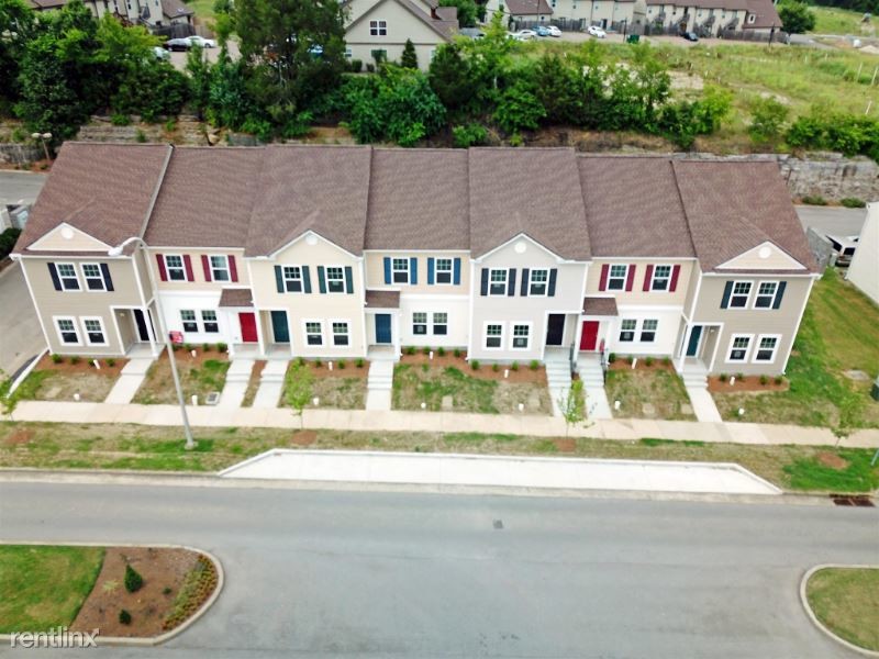 Foto principal - 5817 Monroe Crossing