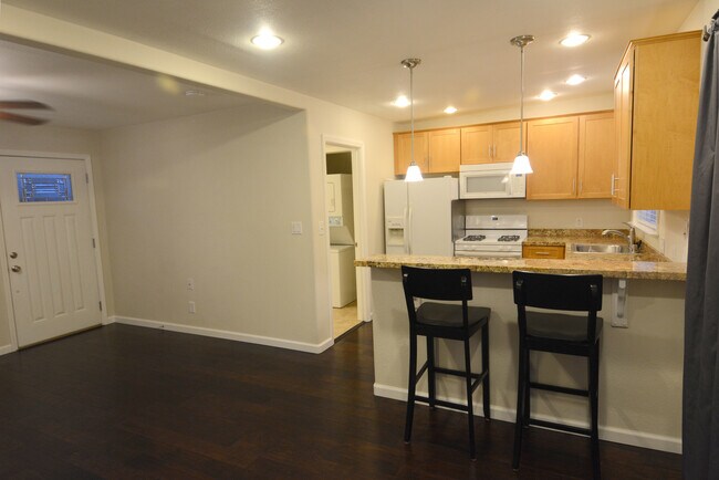 Foto del edificio - 2835 Whipple Ave