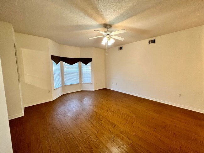 Building Photo - First floor unit!