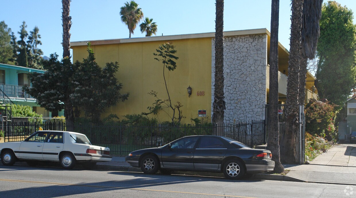 Building Photo - 608 Los Robles Ave