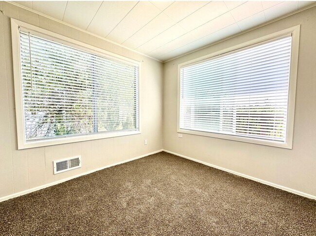 Building Photo - DONT MISS OUT! WATCH MY 3D TOUR~ Spacious ...