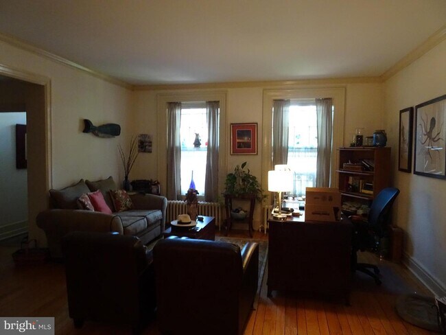 Building Photo - 411 Delaware St