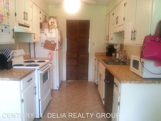 Building Photo - 3 br, 2 bath House - 1412 Meadowbrook St.