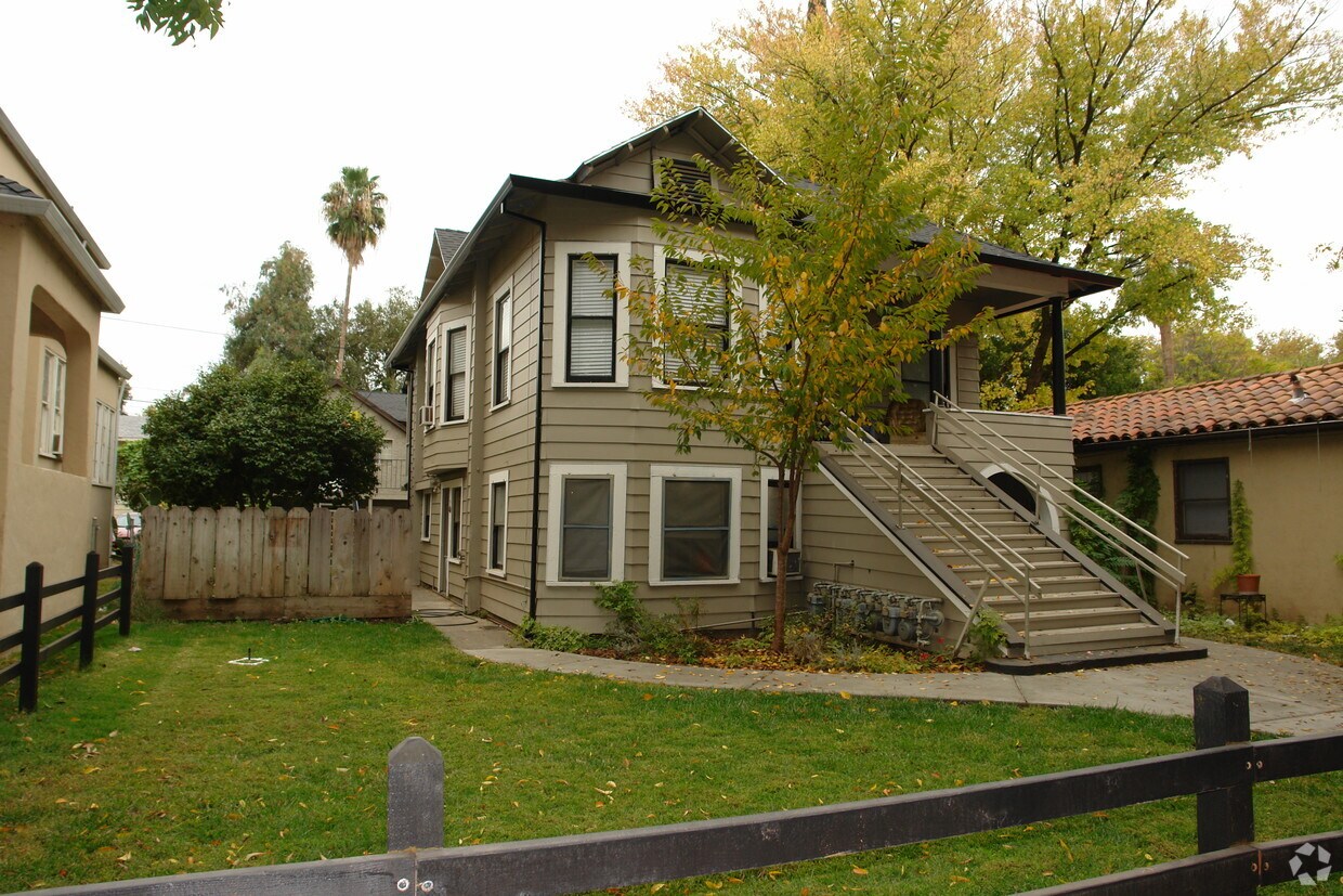 Primary Photo - 541 W 5th St