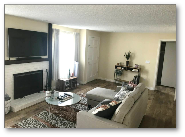 Living Room w/fireplace - 13198 SW 17th St