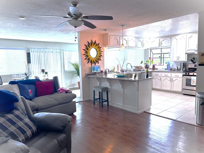 Foto del edificio - 571 12th St