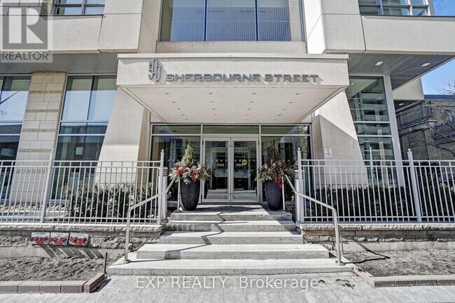 Photo du bâtiment - 500 Sherbourne St