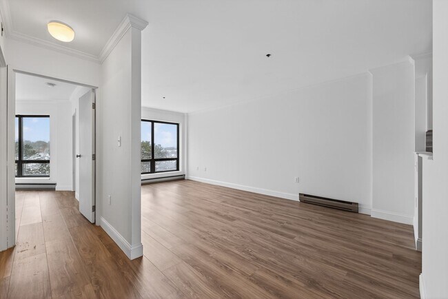 Foto del edificio - 1 Bedroom Condo in South Portland at Breakwater High Rise
