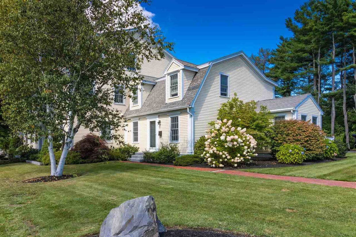 122 Mill Pond Way Unit 2, Portsmouth, NH 03801 Condo for Rent in