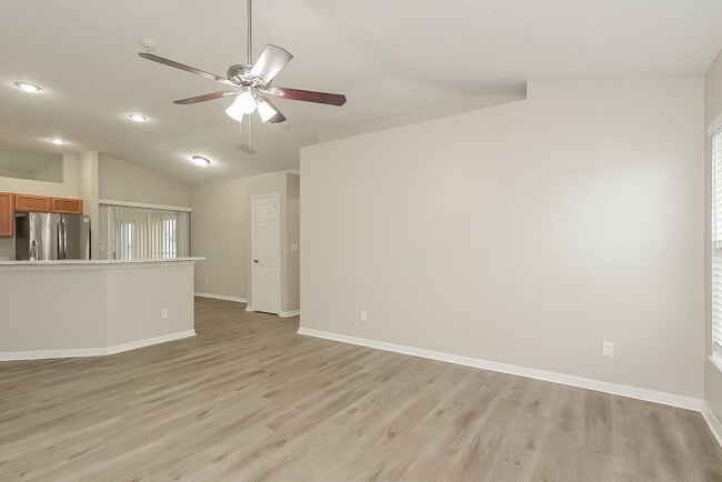 Building Photo - 803 Shore Breeze Way
