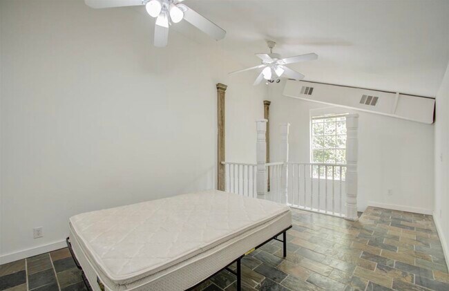 Foto del edificio - 5311 Palmetto St