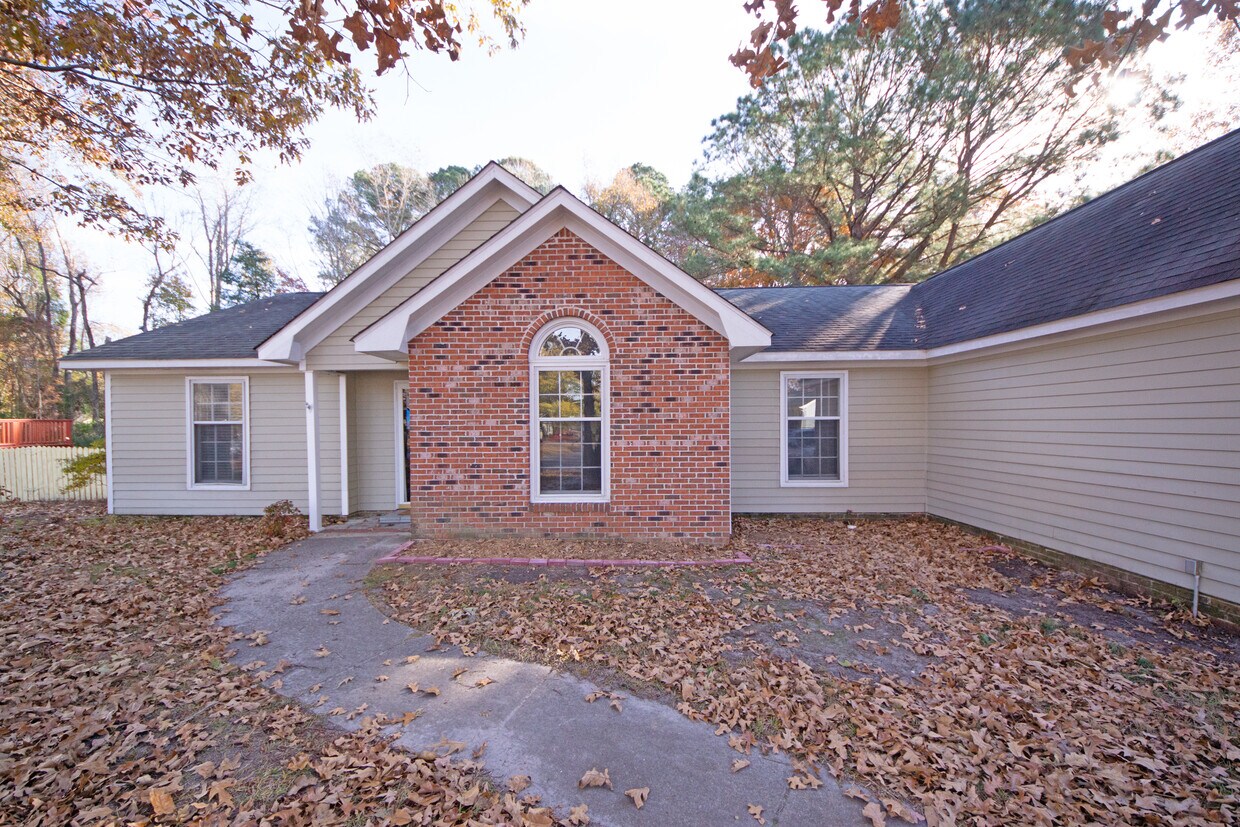 186 Raintree Cir, Jacksonville, NC 28540 House Rental in Jacksonville