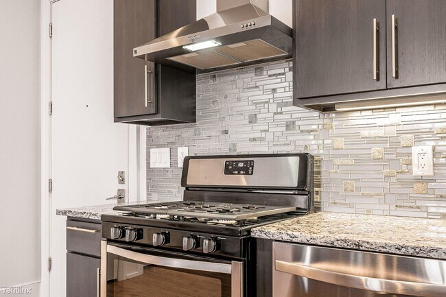 Foto del edificio - 1 br, 2 bath Condo - 415 E Market St Unit 303