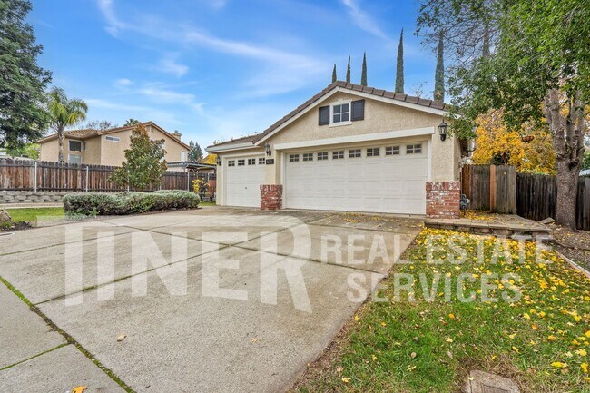 Foto del edificio - 134 John Henry Cir