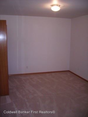 Building Photo - 1132 SE Sentry Dr
