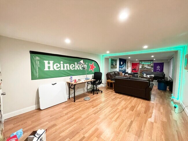 Foto del edificio - 23 Parker Hill Ave