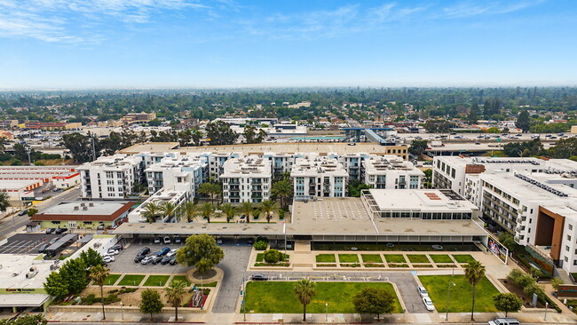 Foto del edificio - The Stuart at Sierra Madre Villa