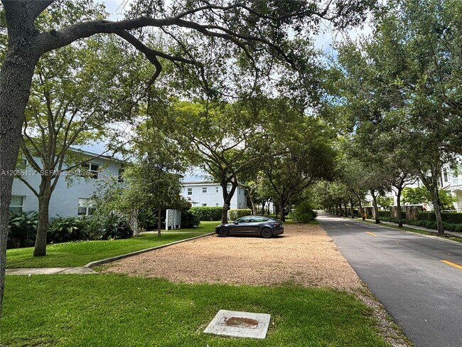 Building Photo - 7740 SW 54th Ct