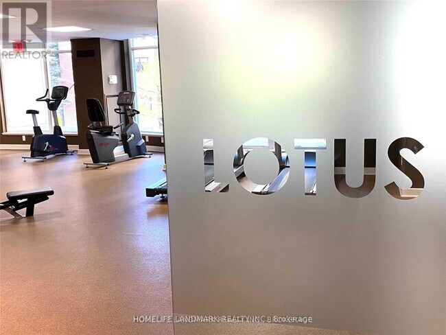 Photo du bâtiment - 8 Scollard St