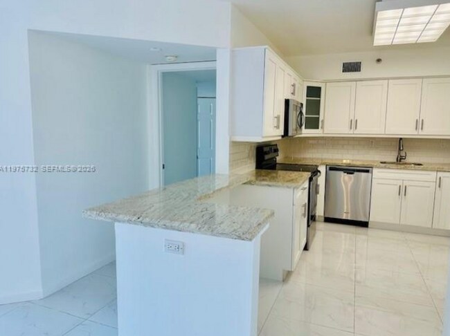 Foto del edificio - 3530 Mystic Pointe Dr