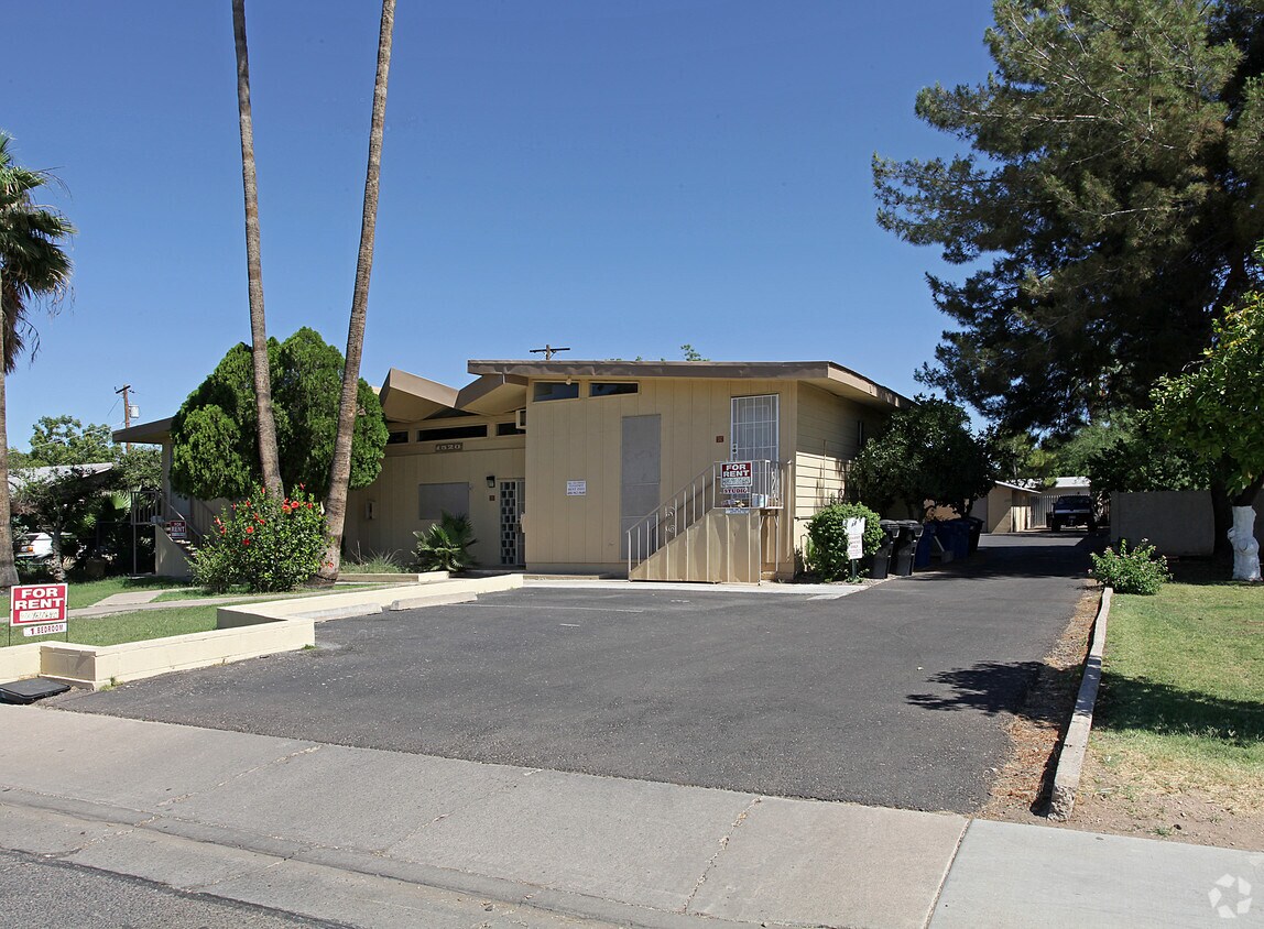 Primary Photo - 1520-1526 E Dana Ave