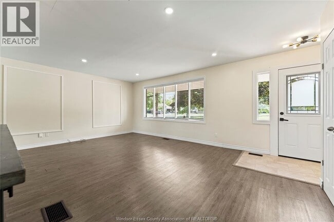 Building Photo - 6 Sunset Pl