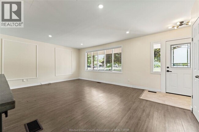 Photo du bâtiment - 6 Sunset Pl