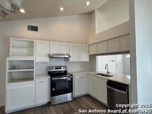 Building Photo - 10207 Raven Field Dr
