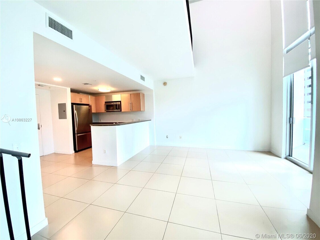 Primary Photo - 301 Biscayne Blvd