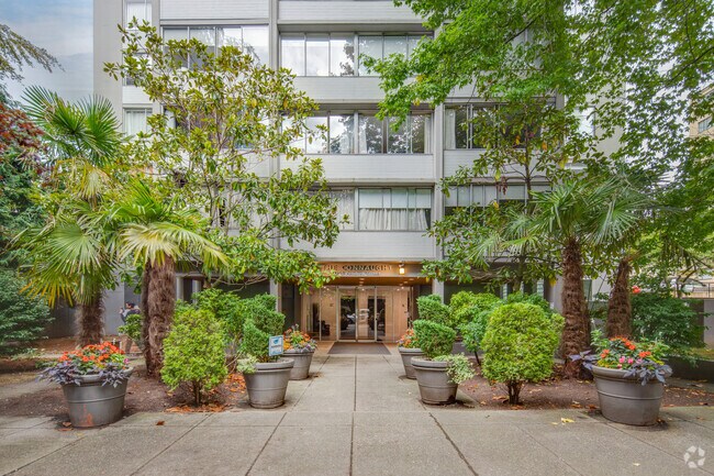 Photo du bâtiment - 1255 Pendrell Street