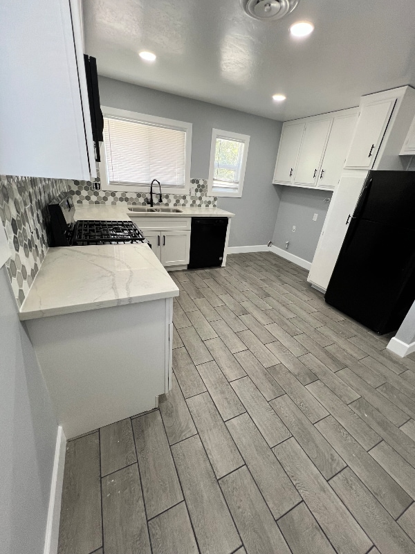 Building Photo - 325 Lincoln Ave