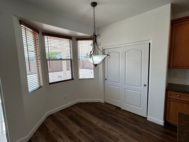 Foto del edificio - 7325 W Ellis St