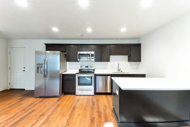 Foto del edificio - Remodeled Vineyard Townhome w/ 2 Car Garage