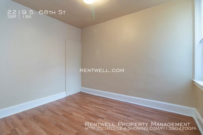 Building Photo - 2219 S 68th St