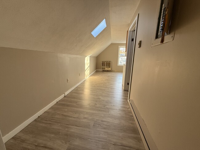 Building Photo - 25 Holman St