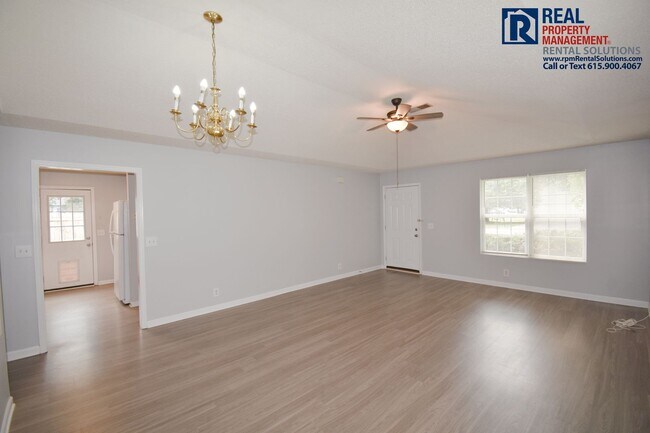 Foto del edificio - Adorable 2bd 2 ba home with fenced in yard and attached garage!