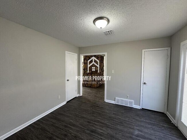 Building Photo - 5694 Elmore Rd