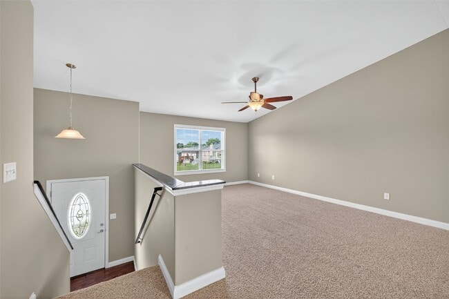 Building Photo - 303 Shadow Trace Dr