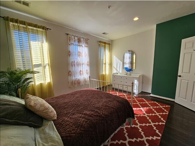 Foto del edificio - 2517 Saint Paul St