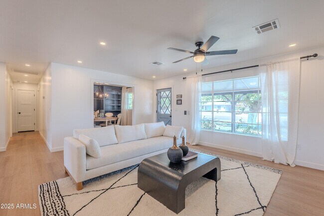 Building Photo - 2649 N Granite Reef Rd