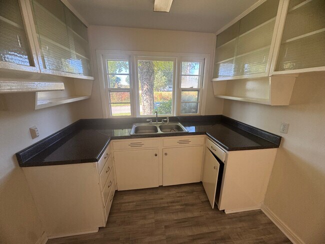 Foto del edificio - 405 Hampton Dr