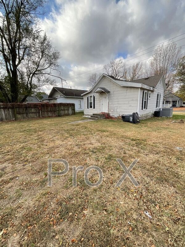 Foto del edificio - 514 N Tucker Ave