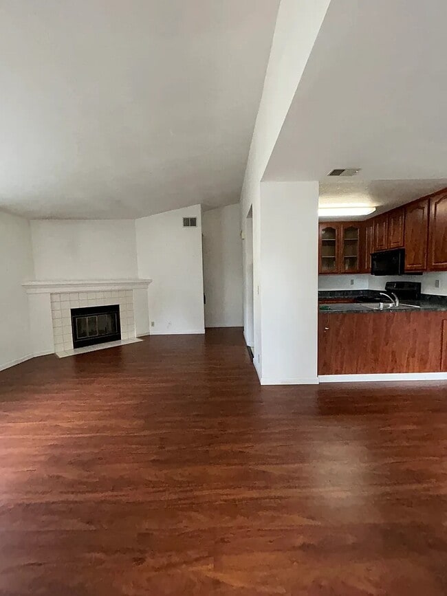 Photo - 4864 Iris Terrace Townhome