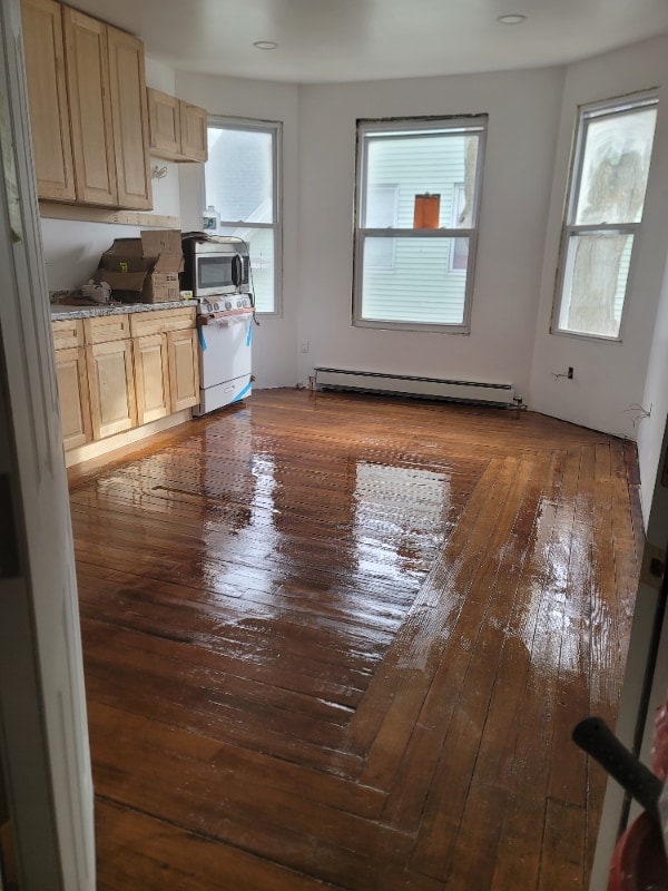 36 Wyman St Unit Apt 4, Waterbury, CT 06710 Room for Rent in